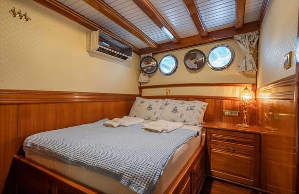 An image of Admiral yacht