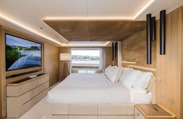 An image of Adva yacht