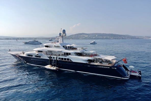 An image of Cocoa Bean yacht