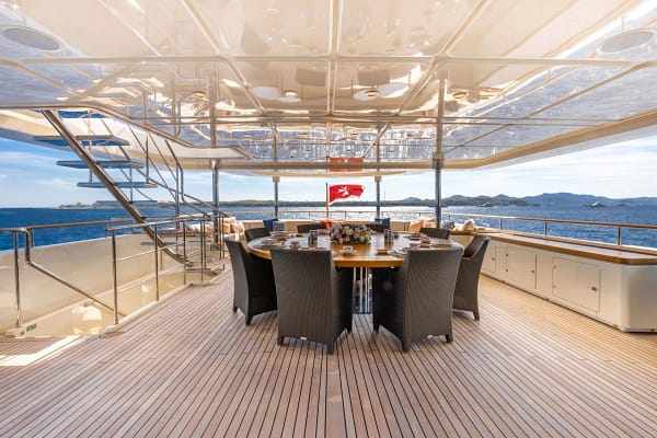 An image of O’lion yacht