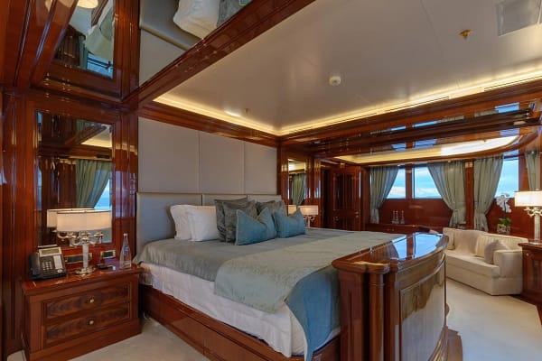 An image of Joia The Crown Jewel yacht
