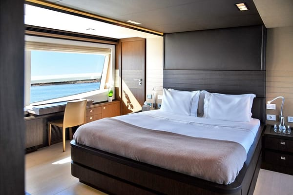 An image of Infinitas yacht