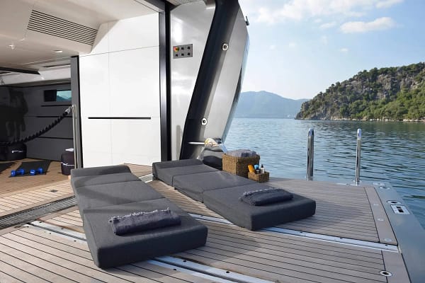 An image of FX yacht