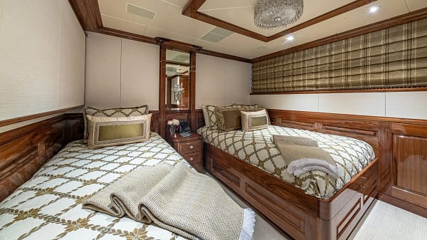 An image of Silver Lining yacht