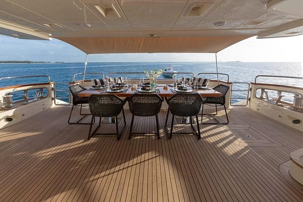 An image of Insieme yacht