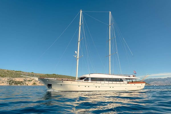An image of Son De Mar yacht
