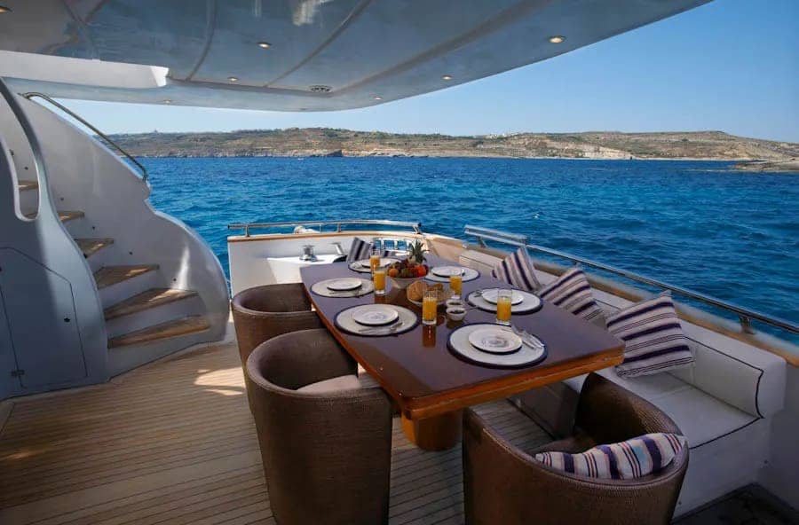 An image of Meme yacht